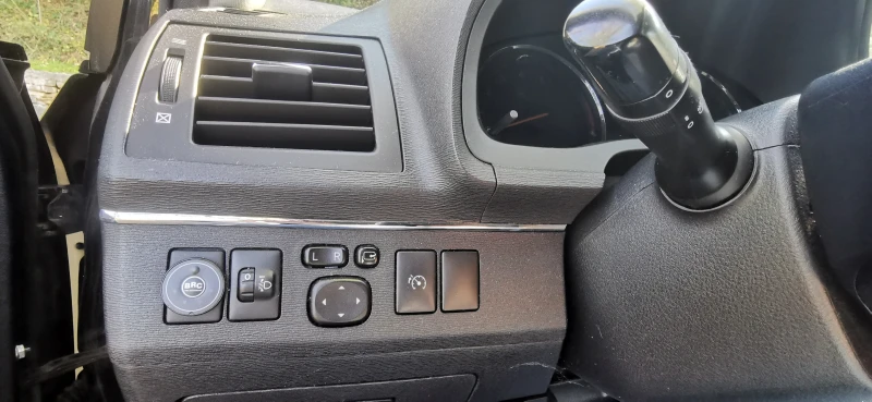 Toyota Avensis T27, снимка 9 - Автомобили и джипове - 52267727