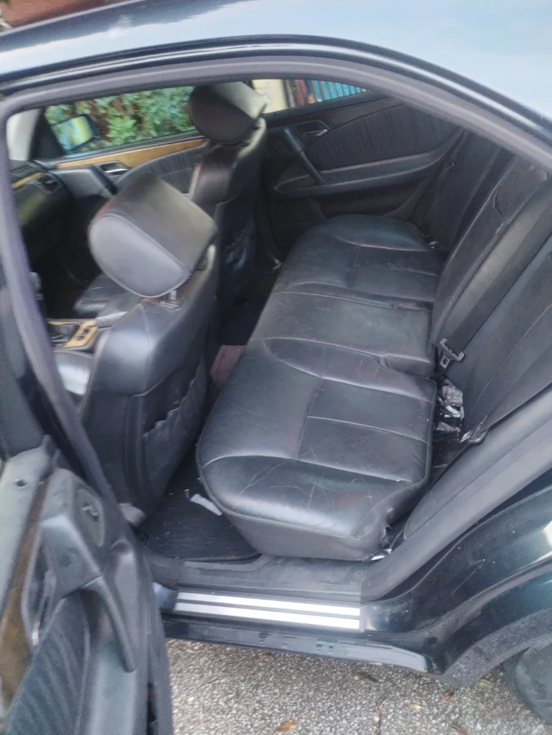 Mercedes-Benz E 250, снимка 5 - Автомобили и джипове - 52343935