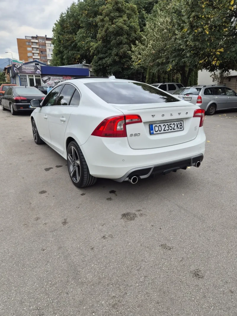 Volvo S60 1.6 DRIVe - R DESIGN, снимка 5 - Автомобили и джипове - 52555383