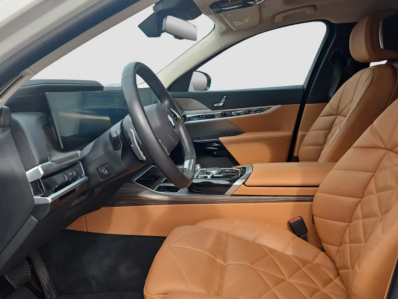 BMW 740 xDRIVE/300HP/ICONIC-GLOW/MASSAGE/BSA/MEMO/LED/967f, снимка 9 - Автомобили и джипове - 52711275