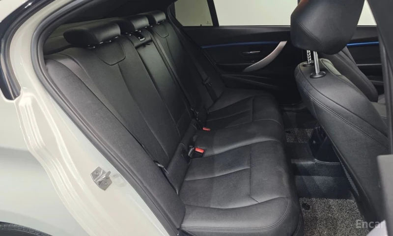 BMW 320, снимка 12 - Автомобили и джипове - 53206845