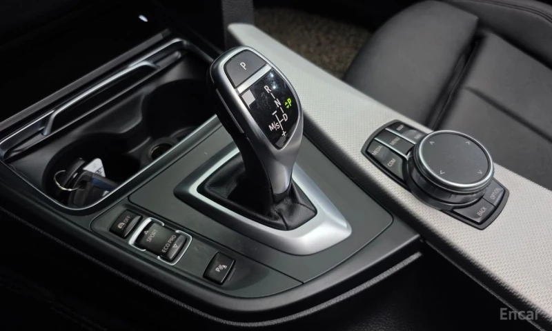 BMW 320, снимка 9 - Автомобили и джипове - 53206845