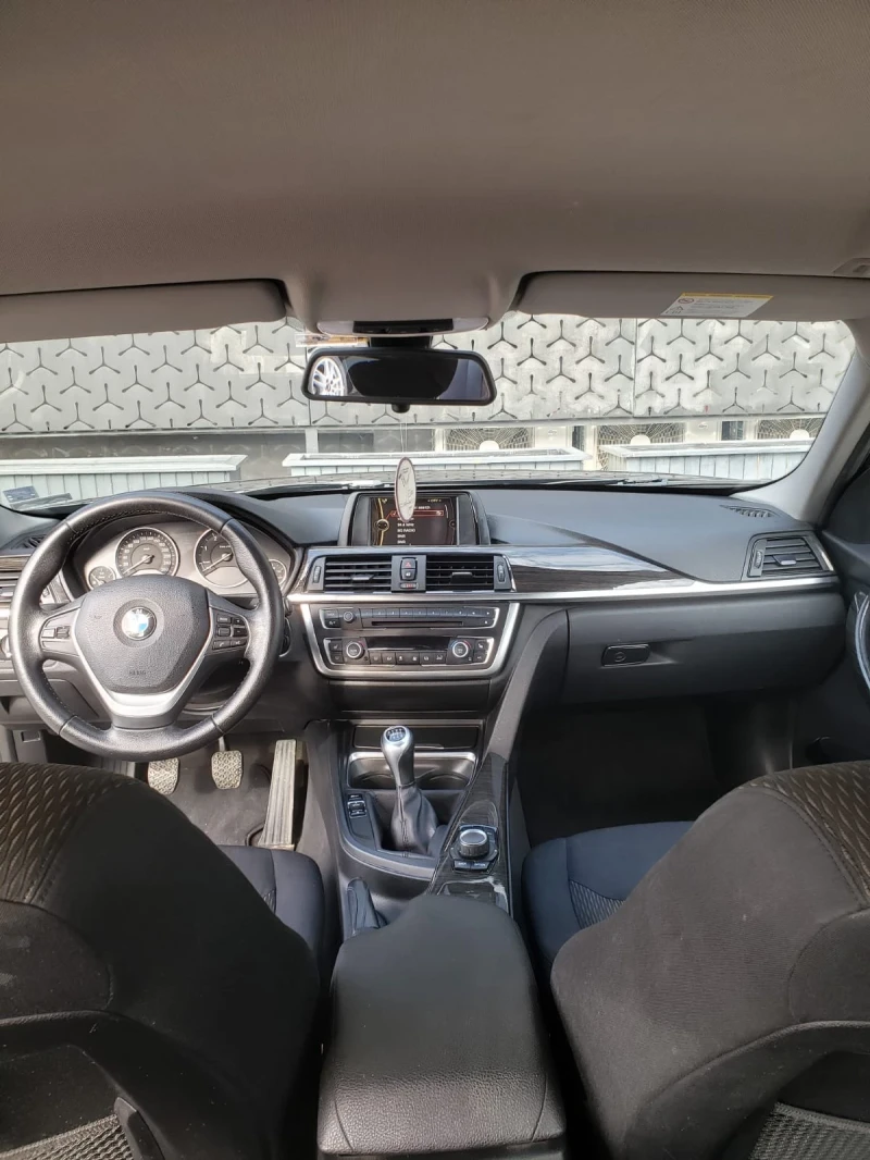 BMW 320, снимка 13 - Автомобили и джипове - 53232730