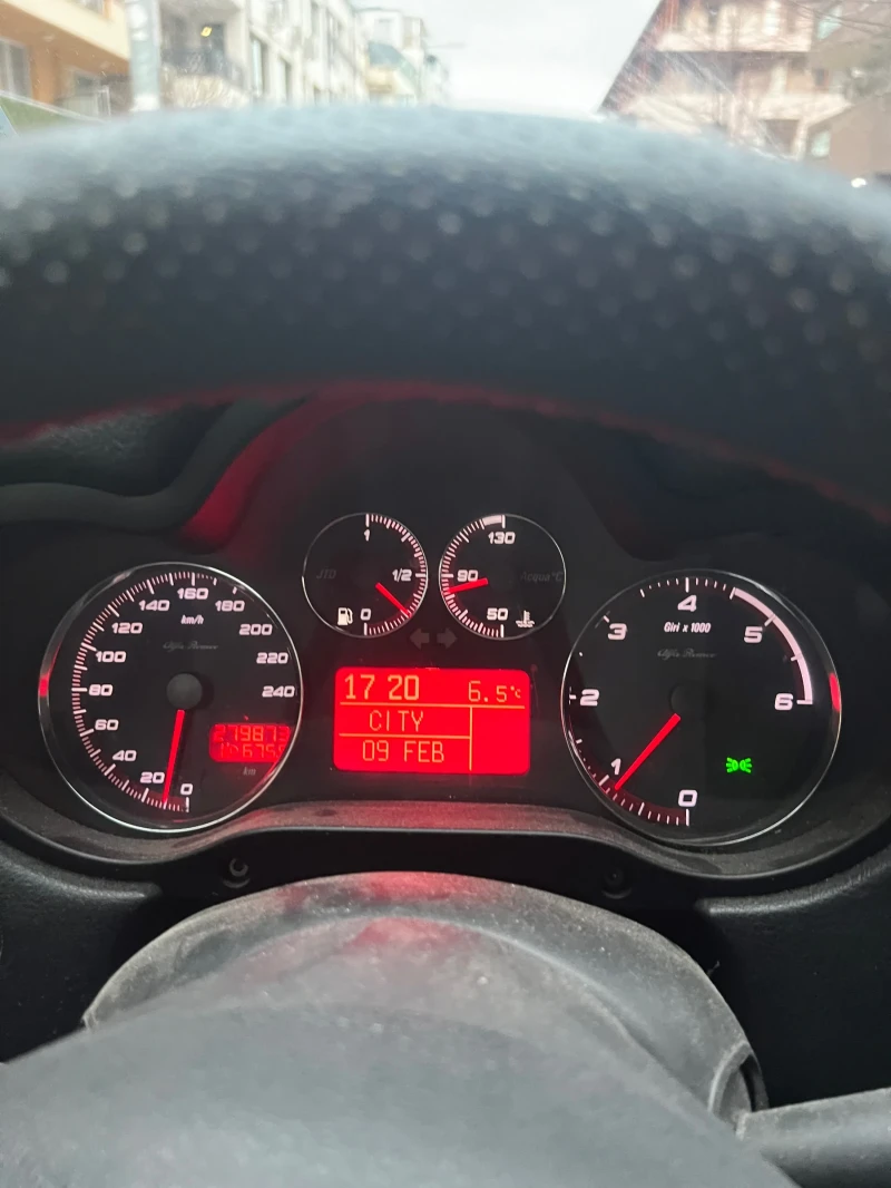 Alfa Romeo 147, снимка 7 - Автомобили и джипове - 53407848