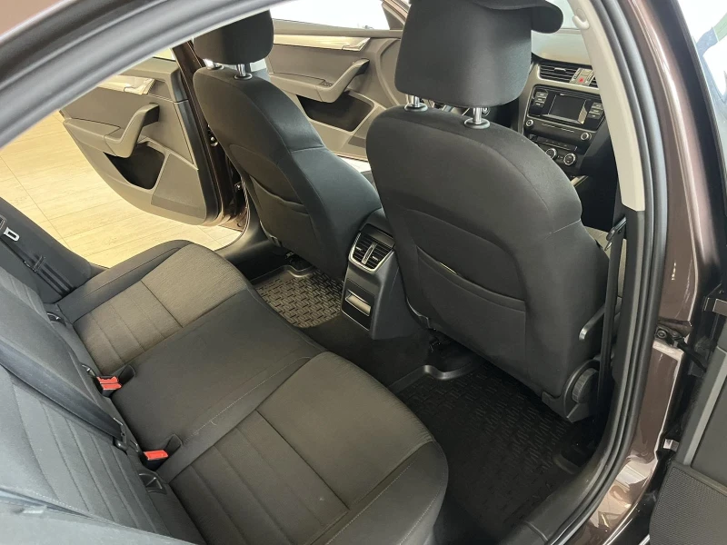 Skoda Octavia, снимка 10 - Автомобили и джипове - 53596728