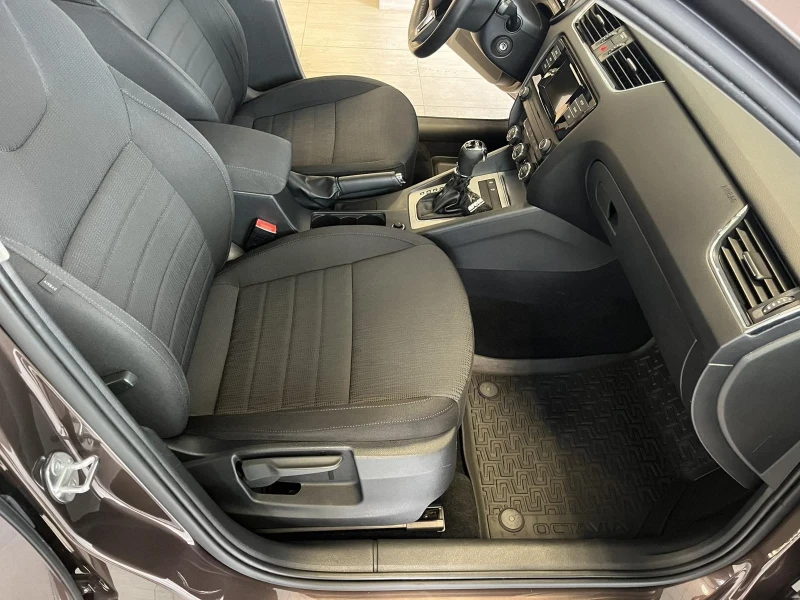 Skoda Octavia, снимка 4 - Автомобили и джипове - 53596728