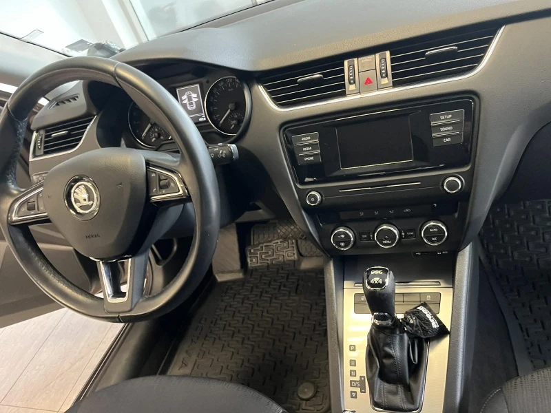 Skoda Octavia, снимка 3 - Автомобили и джипове - 53596728