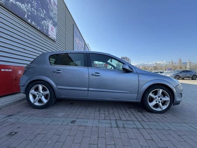 Opel Astra CDTI, снимка 4 - Автомобили и джипове - 53869979