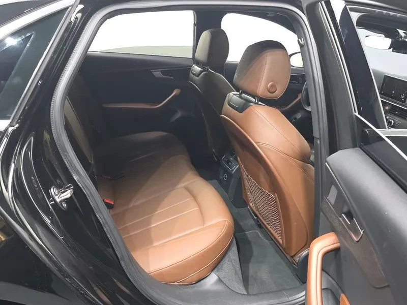 Audi A4 40Tfsi , снимка 12 - Автомобили и джипове - 56310891