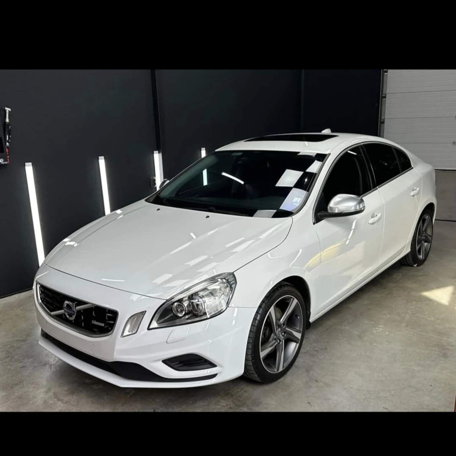 Volvo S60 1.6 DRIVe - R DESIGN, снимка 1