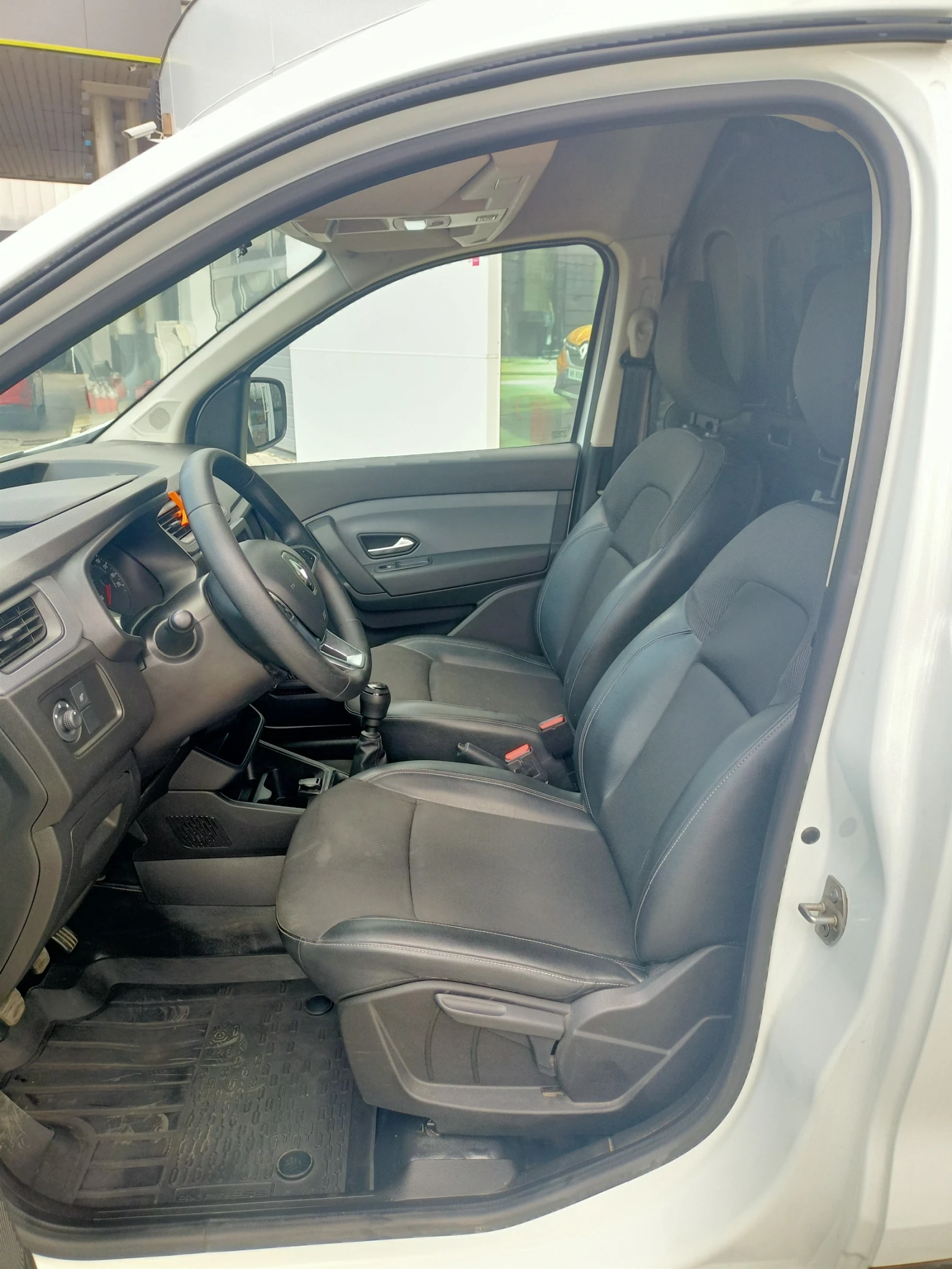 Renault Express  1.5 dCi VAN 1+ 1м 95кс - изображение 8
