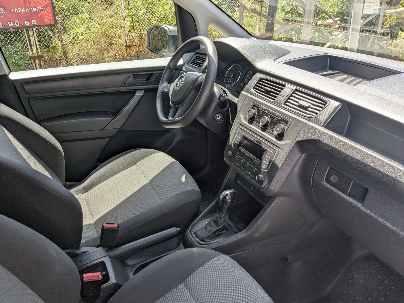 VW Caddy 2.0TDI Автоматик Germany - изображение 4