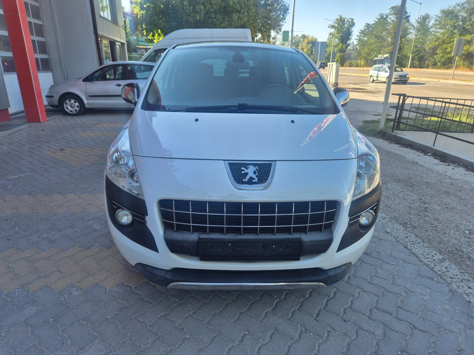 Peugeot 3008 1.6 HDI - изображение 2