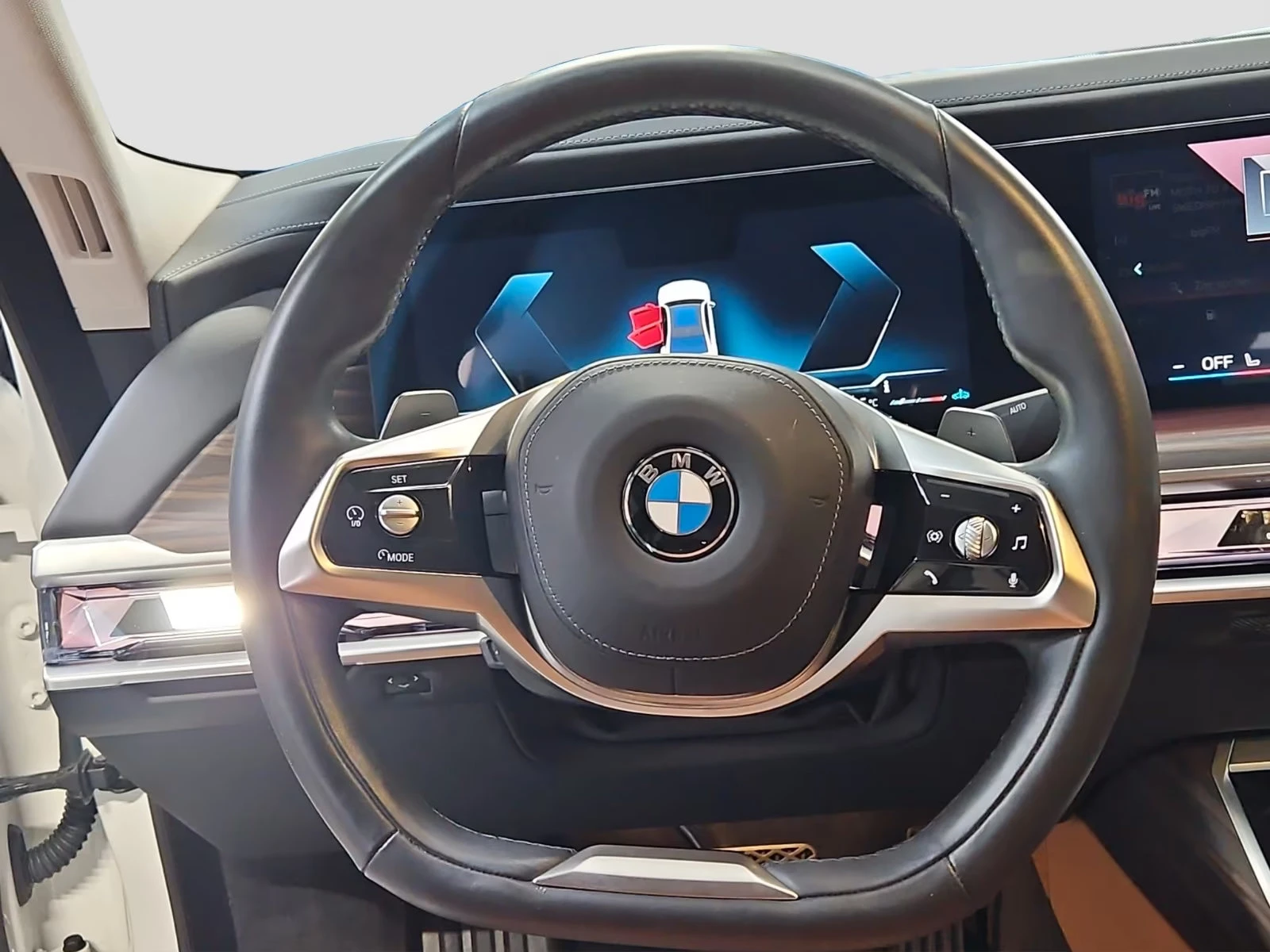 BMW 740 xDRIVE/300HP/ICONIC-GLOW/MASSAGE/BSA/MEMO/LED/967f - изображение 10