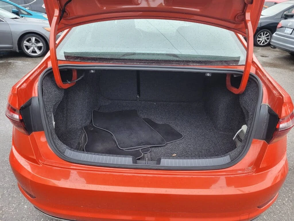 VW Jetta Highline* FWD* АвтоКредит* (ЦЕНА ДО БГ), снимка 9 - Автомобили и джипове - 54137923