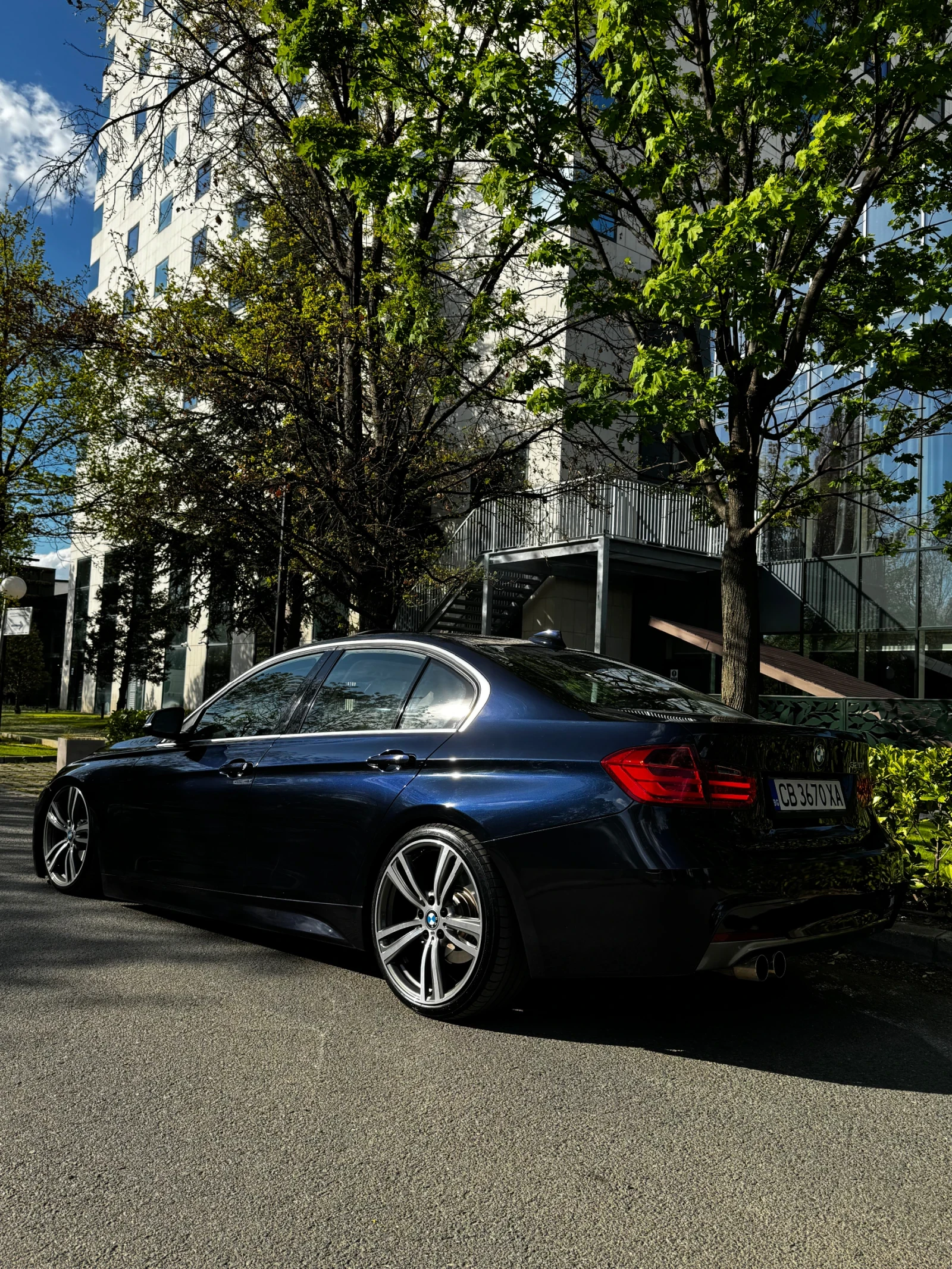 BMW 320 Чистокръвен BMW F30   2.0 задно предаване, стоков , снимка 5 - Автомобили и джипове - 54403544