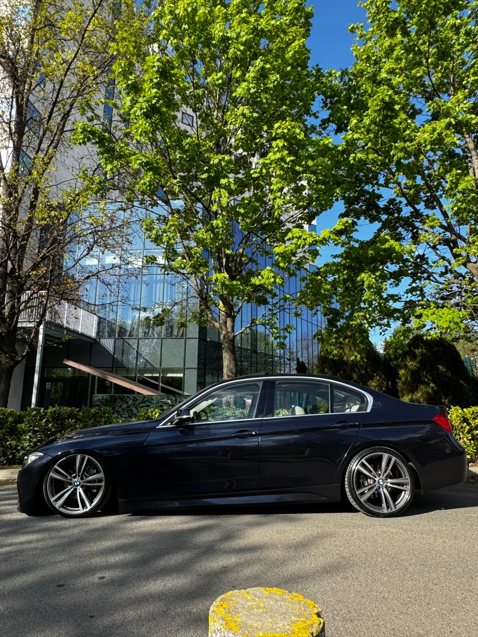 BMW 320 Чистокръвен BMW F30   2.0 задно предаване, стоков , снимка 4 - Автомобили и джипове - 54403544