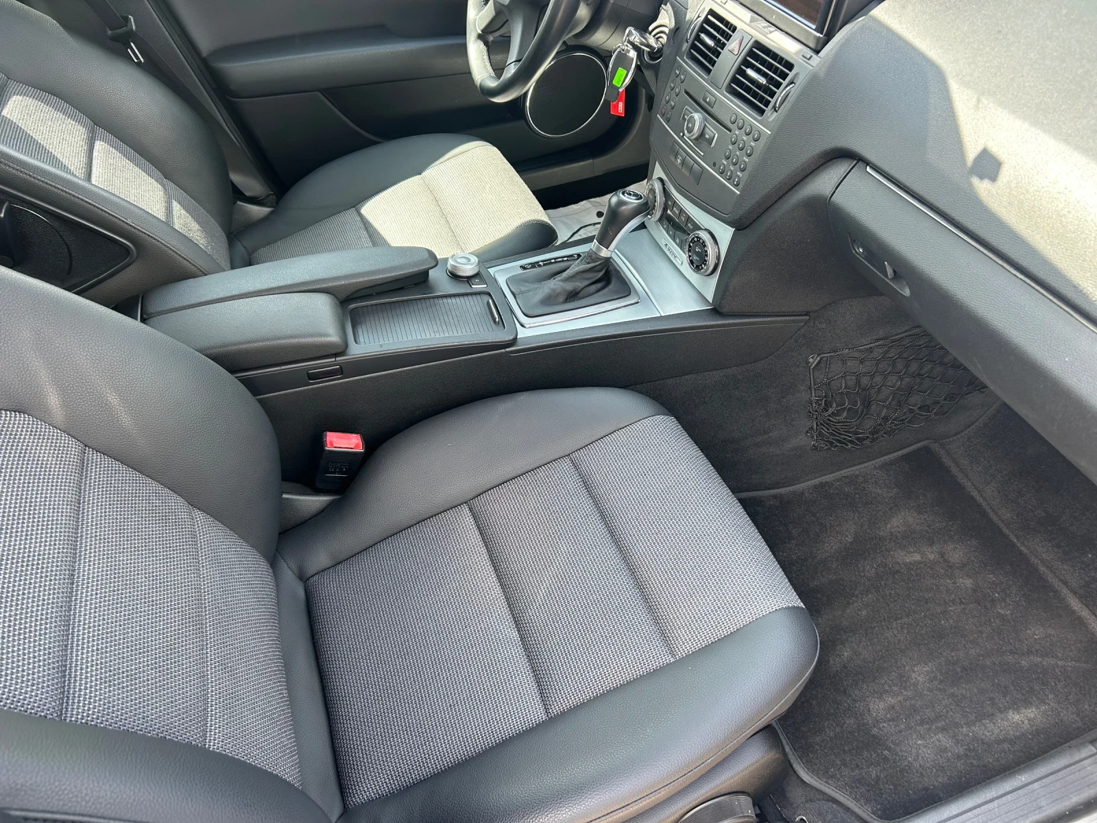 Mercedes-Benz C 350 3.0CDI 231kc 4-MATIK, снимка 13 - Автомобили и джипове - 54571474