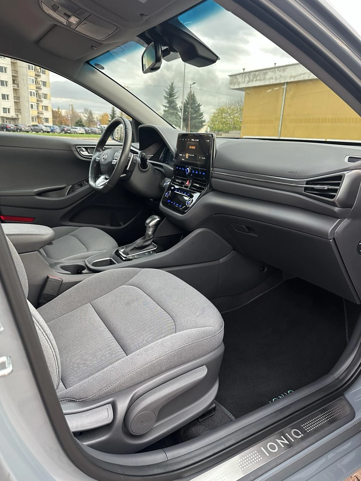 Hyundai Ioniq Premium, снимка 8 - Автомобили и джипове - 54955002