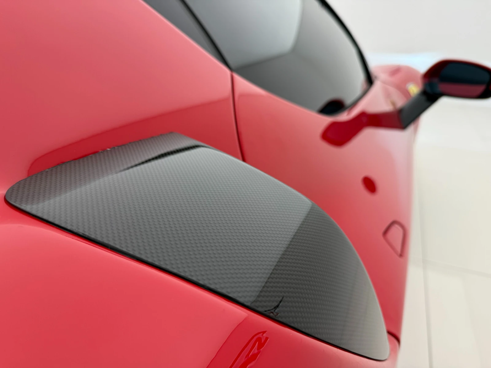 Ferrari 296GTB FULL CARBON/AKRAPOVIC, снимка 16 - Автомобили и джипове - 55187846