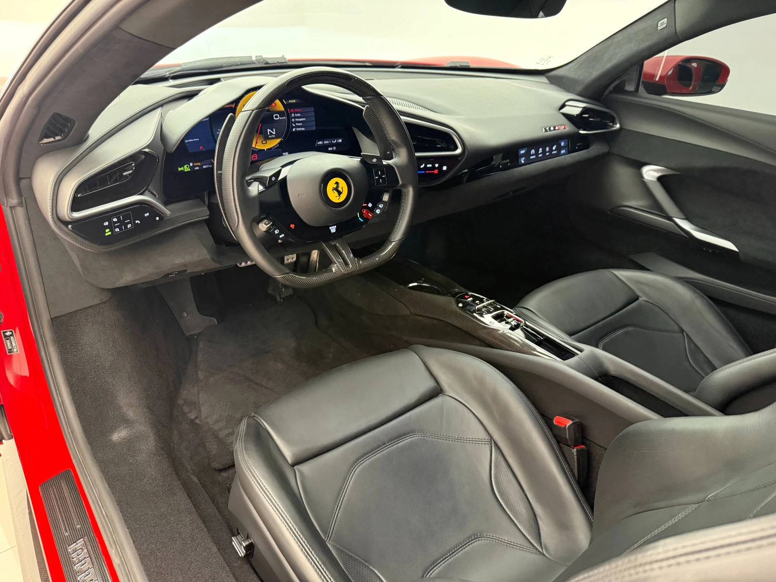 Ferrari 296GTB FULL CARBON/AKRAPOVIC, снимка 8 - Автомобили и джипове - 55187846