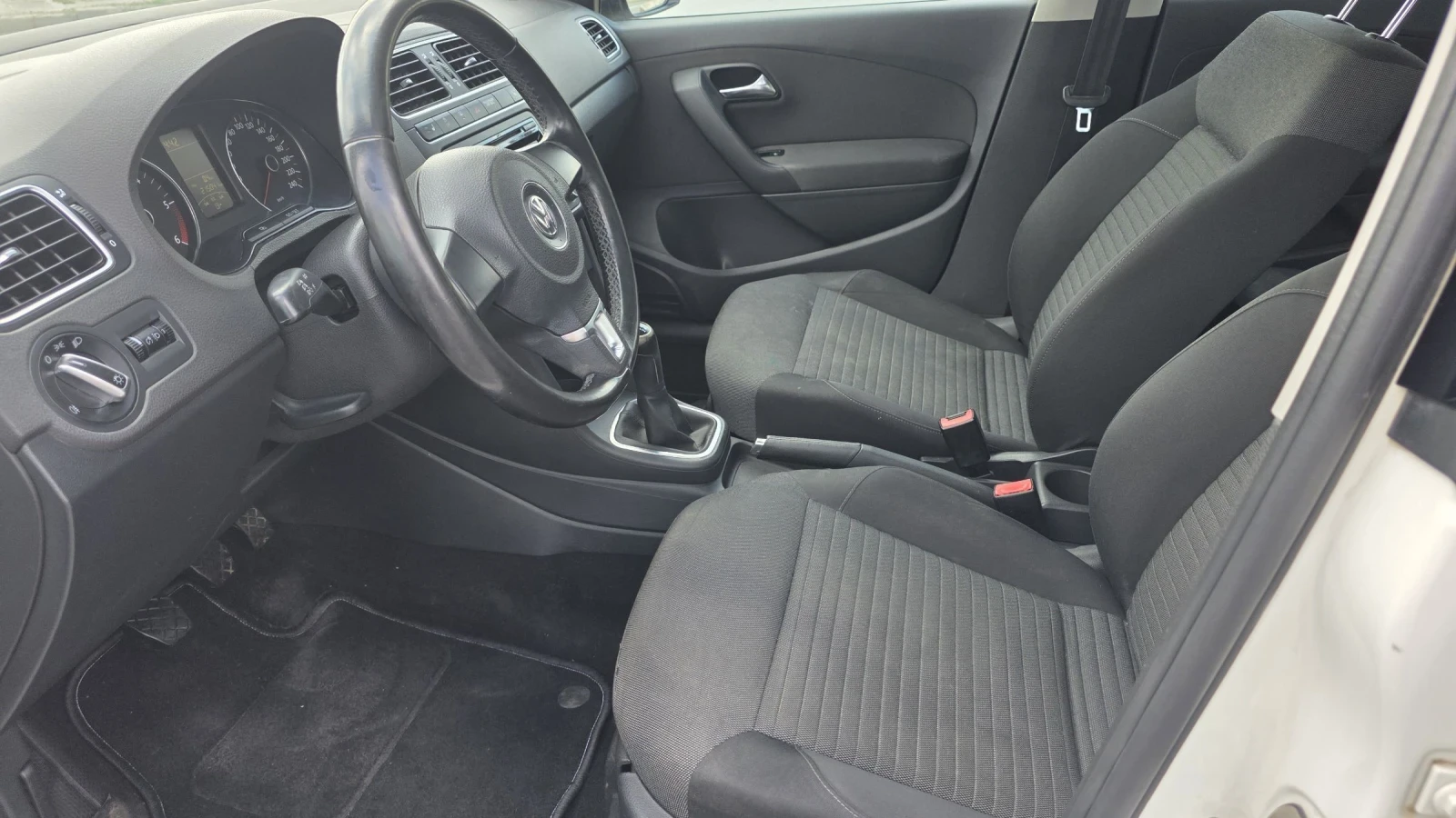 VW Polo 1.2 Климатик , снимка 6 - Автомобили и джипове - 55319976