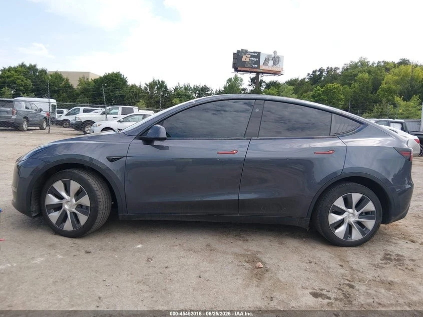 Tesla Model Y DUAL* MOTOR* AWD* LONG* RANGE* , снимка 7 - Автомобили и джипове - 55588704