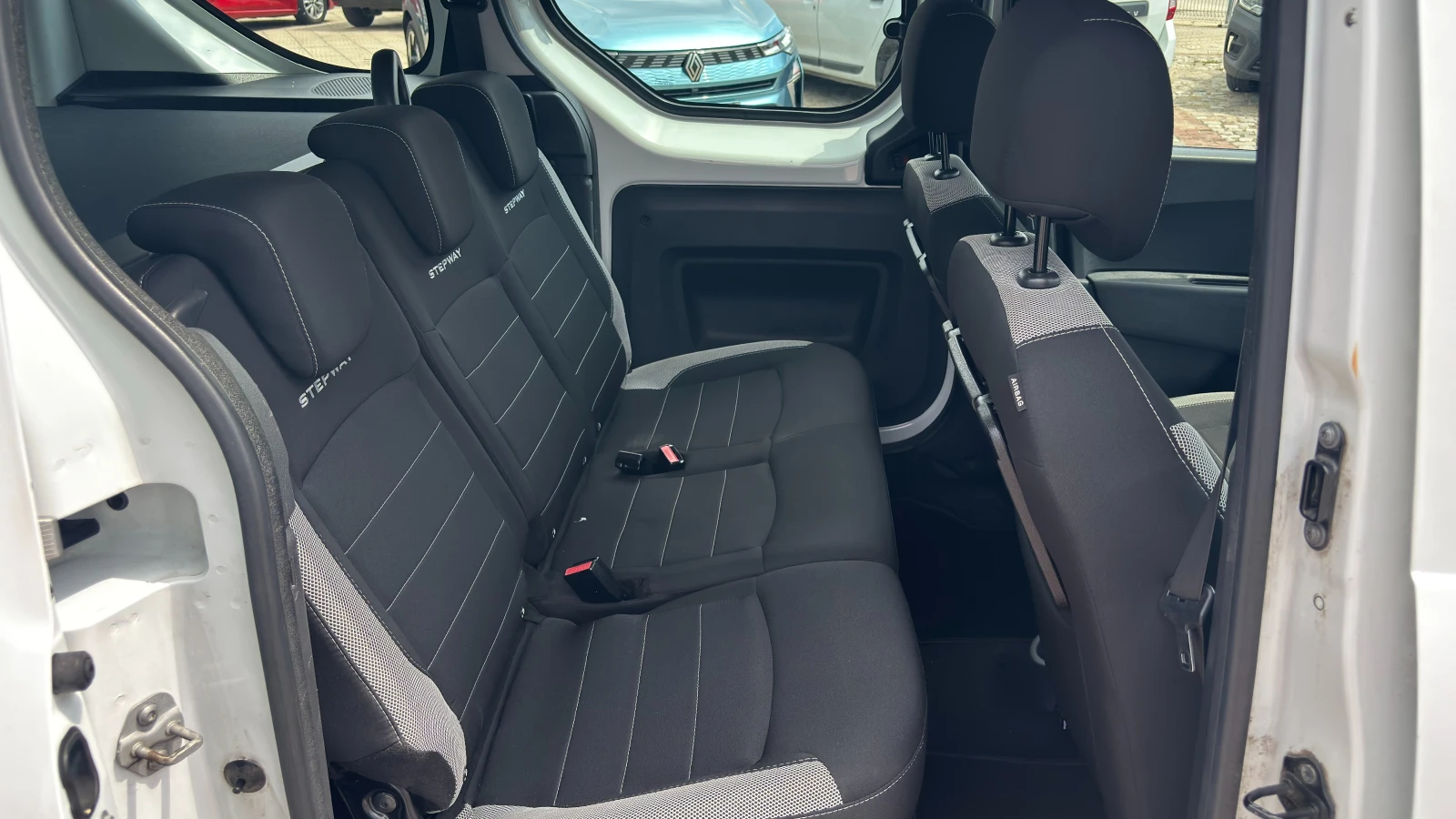 Dacia Dokker Stepway TCe 102 к.с. бензин Stop & Start BVM6, снимка 9 - Автомобили и джипове - 55596118