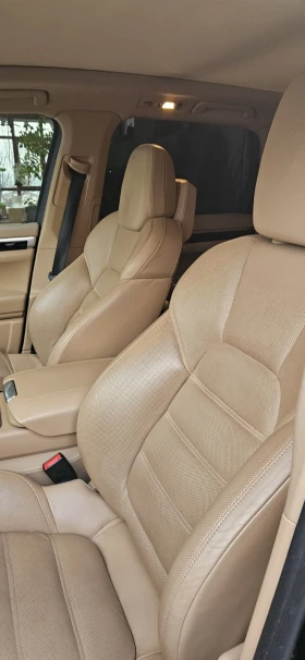 Porsche Cayenne GTS Поръчков Вакум Обдухване LED PANORAMA - 39000 € / 76277.37 лв. - 86324124 6