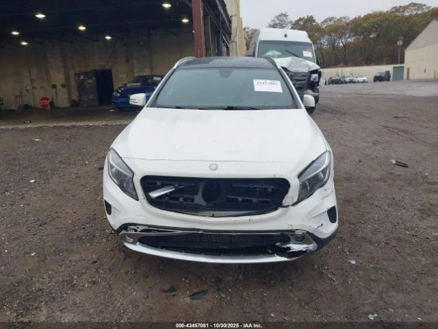 Mercedes-Benz GLA 250 КУПИ СЕГА* КЛИП* CARFAX * БЕЗ ПЪРВОНАЧАЛНА ВНОСКА - изображение 3