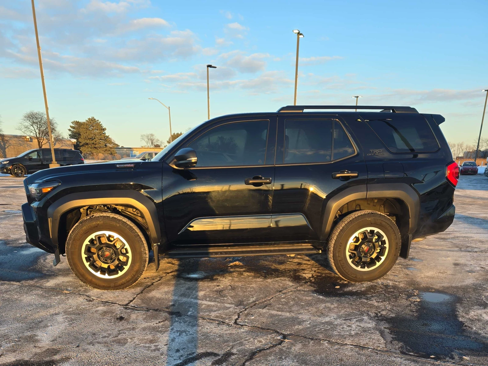 Toyota 4runner Hybrid TRD Off Road 4WD - изображение 2