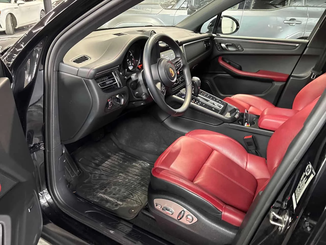 Porsche Macan * AWD * CARFAX * BOSE * ОБДУХВАНЕ * КЛИП НА МОТОРА, снимка 5 - Автомобили и джипове - 54044207