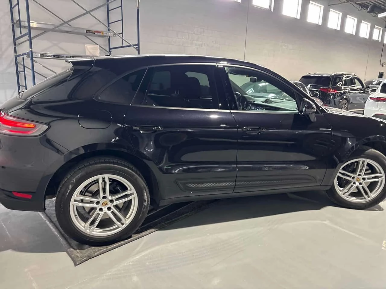 Porsche Macan * AWD * CARFAX * BOSE * ОБДУХВАНЕ * КЛИП НА МОТОРА, снимка 3 - Автомобили и джипове - 54044207