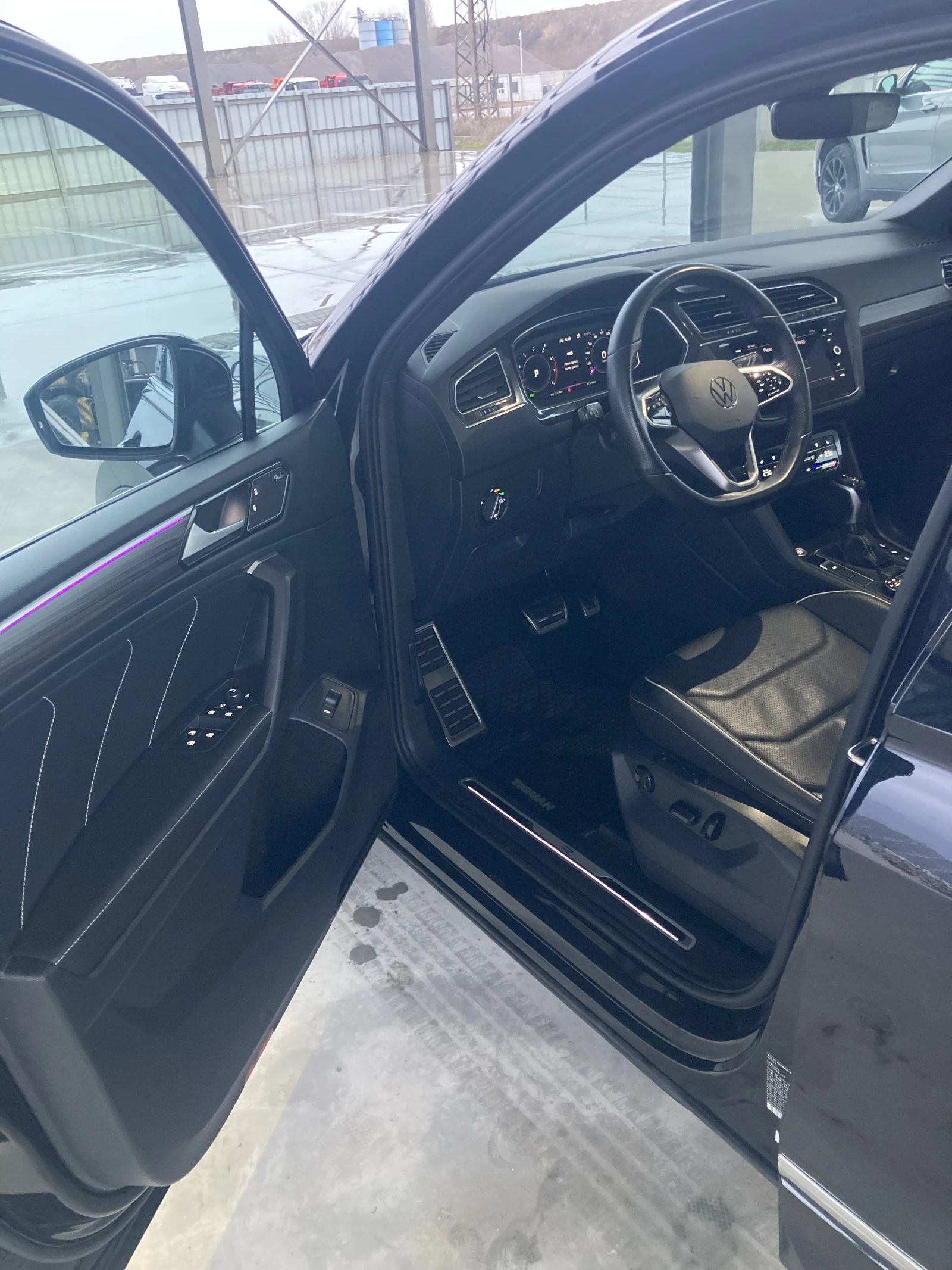 VW Tiguan R-line, снимка 10 - Автомобили и джипове - 54362116