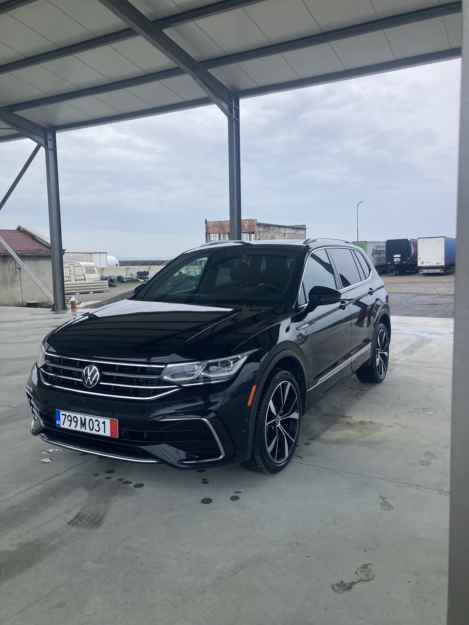 VW Tiguan R-line, снимка 2 - Автомобили и джипове - 54362116