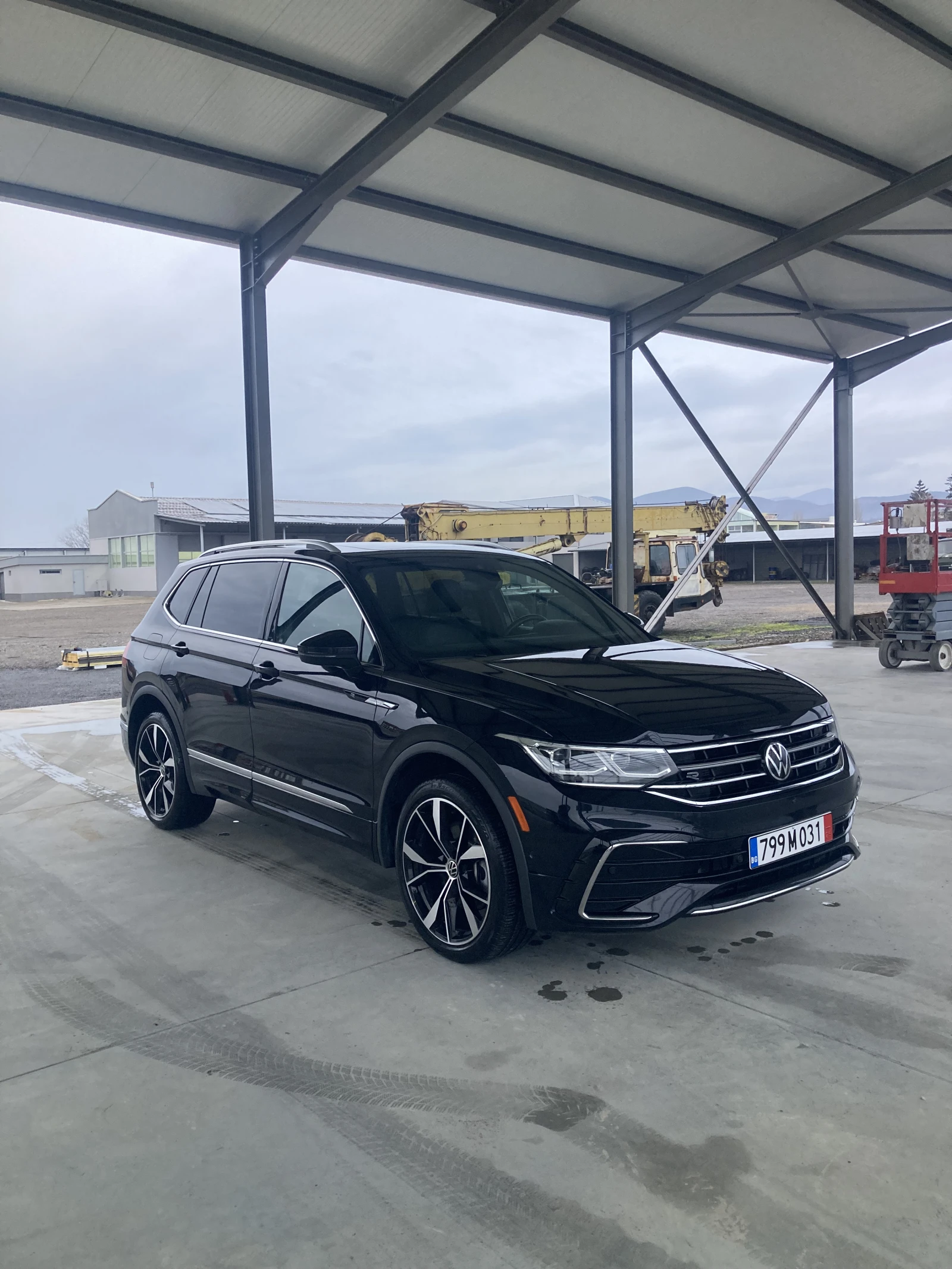 VW Tiguan R-line, снимка 8 - Автомобили и джипове - 54362116