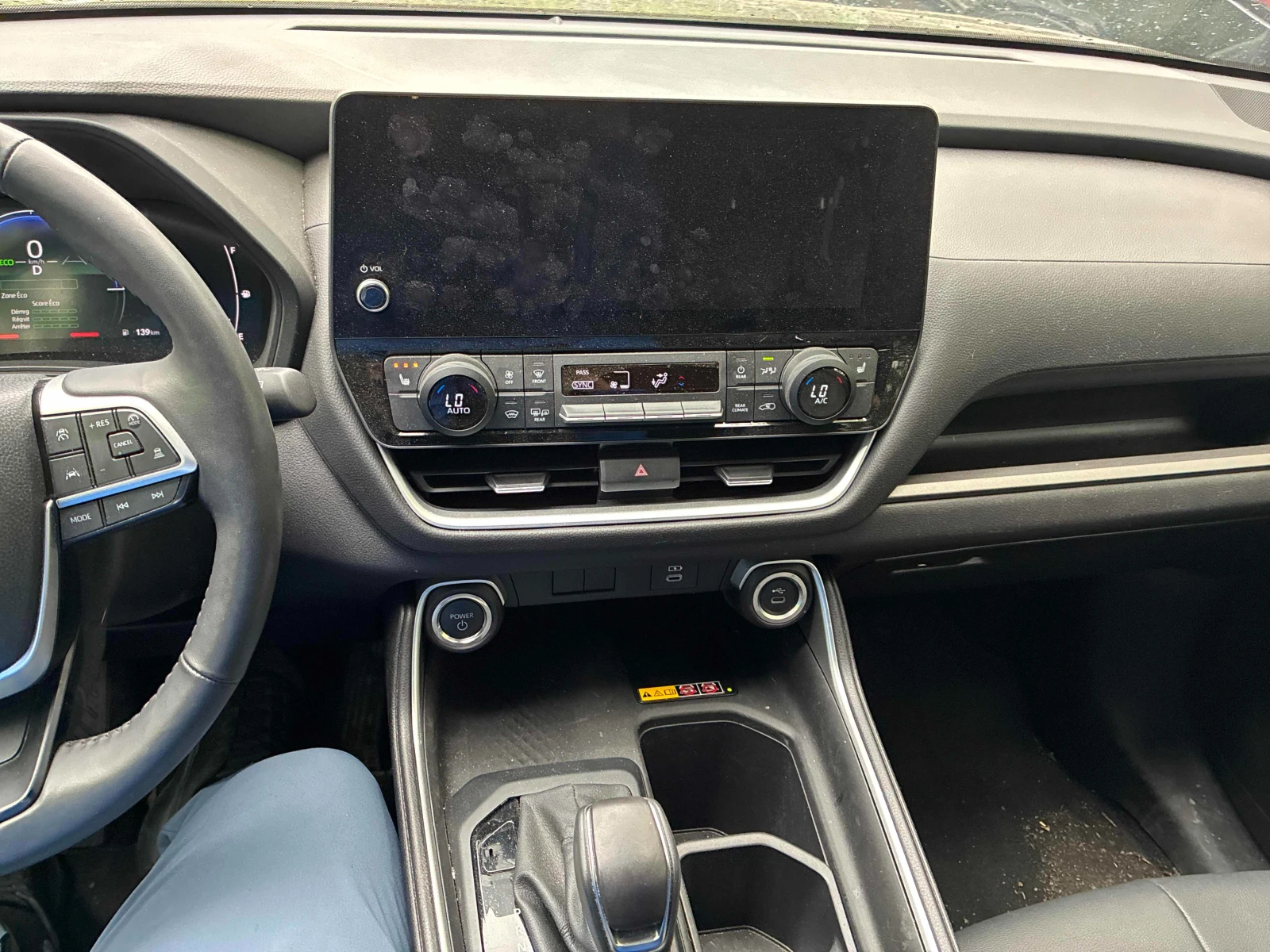 Toyota Highlander Hybrid * Keyless * CARFAX * АВТО КРЕДИТ * , снимка 9 - Автомобили и джипове - 54715154