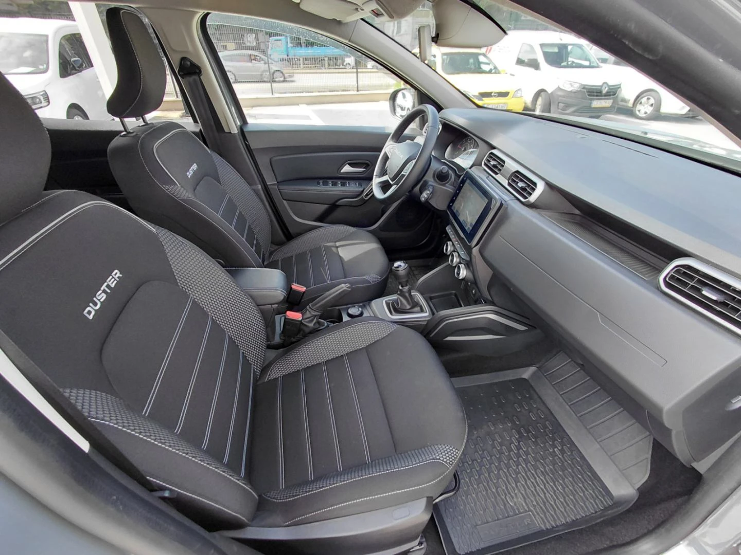 Dacia Duster 1.5blueDCi/115k.c./4x4, снимка 10 - Автомобили и джипове - 55134829