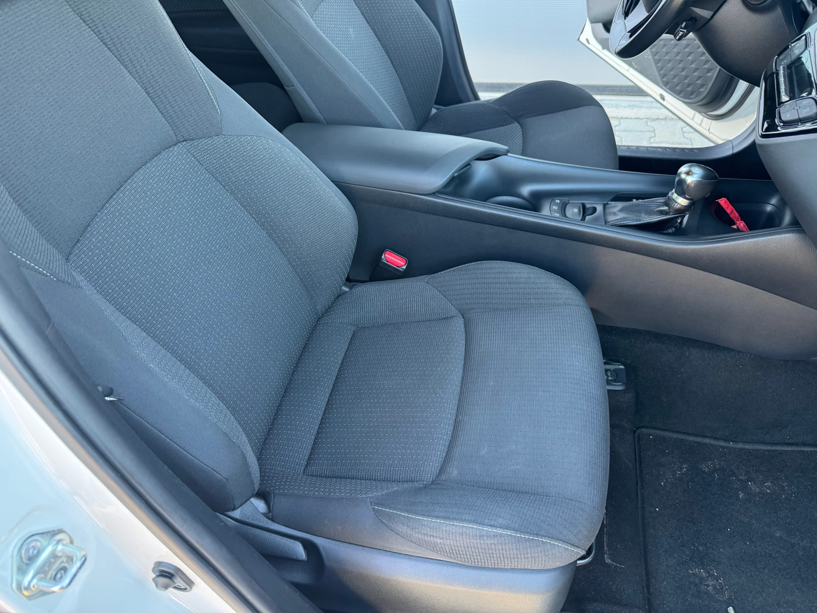 Toyota C-HR Hybrid | Mobile.bg � ����������� 8