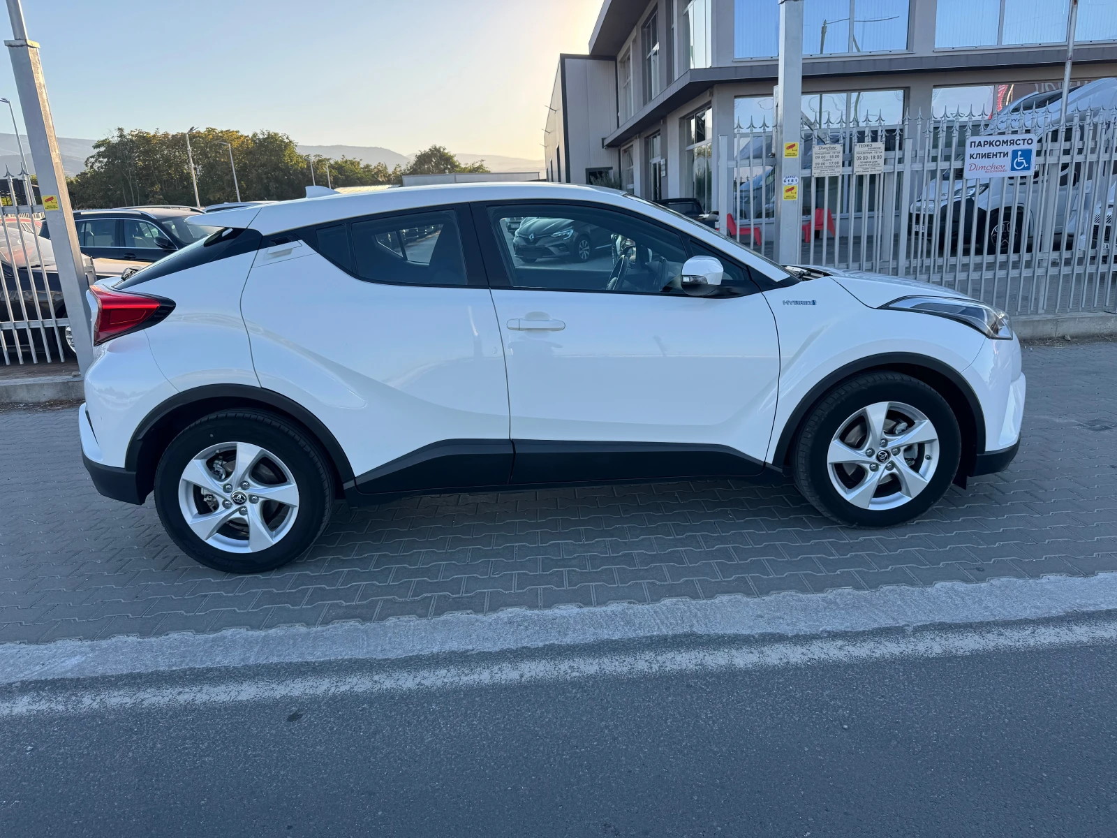 Toyota C-HR Hybrid | Mobile.bg � ����������� 4