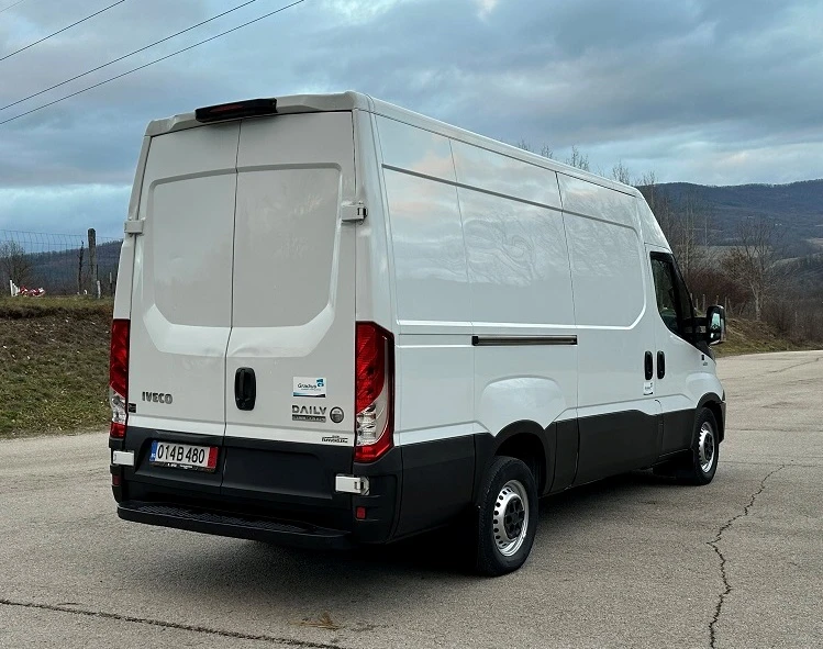 Iveco Daily 35S16* ХЛАДИЛЕН-32* Hi-MATIC* КЛИМА, снимка 6 - Бусове и автобуси - 48325312