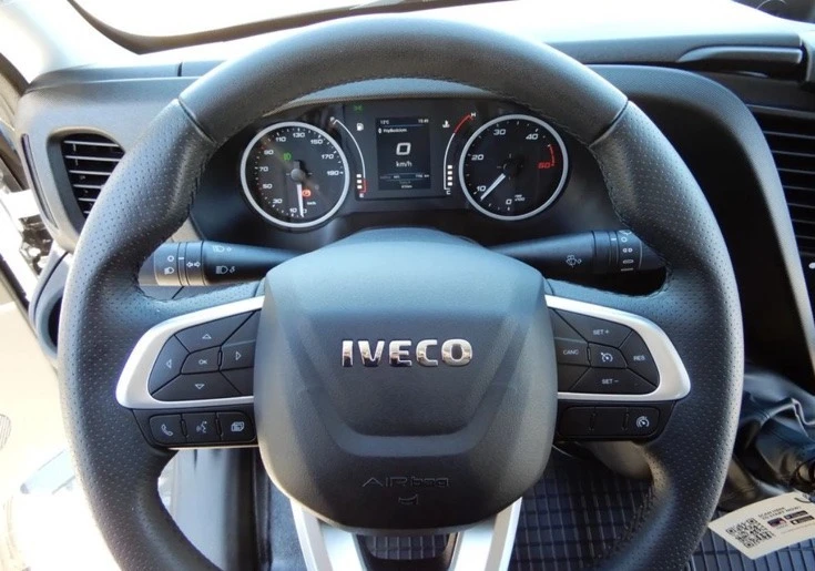 Iveco Daily 35S18 142000 km, снимка 8 - Бусове и автобуси - 55426742
