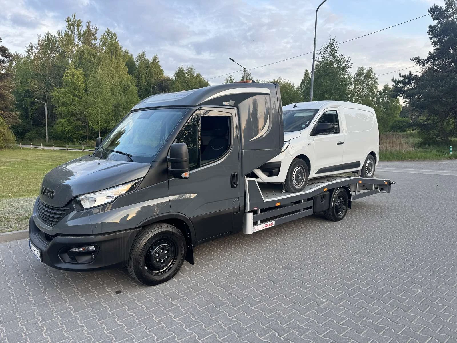 Iveco Daily 35S18 142000 km, снимка 6 - Бусове и автобуси - 55426742
