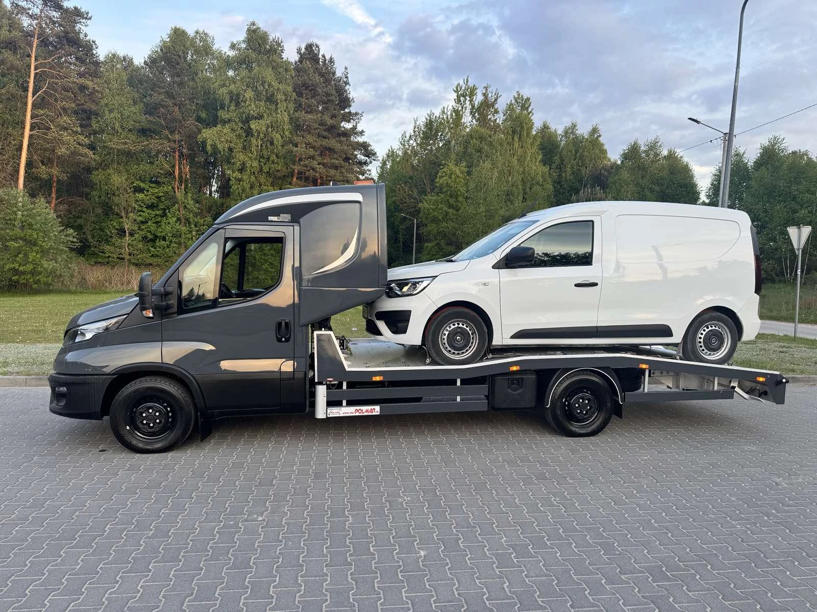 Iveco Daily 35S18 142000 km, снимка 5 - Бусове и автобуси - 55426742