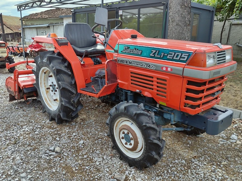 Трактор Kubota L1-205 20к.с. 4WD с фреза ДЖЕЙ ТРЕЙДИНГ, снимка 1 - Селскостопанска техника - 47226782