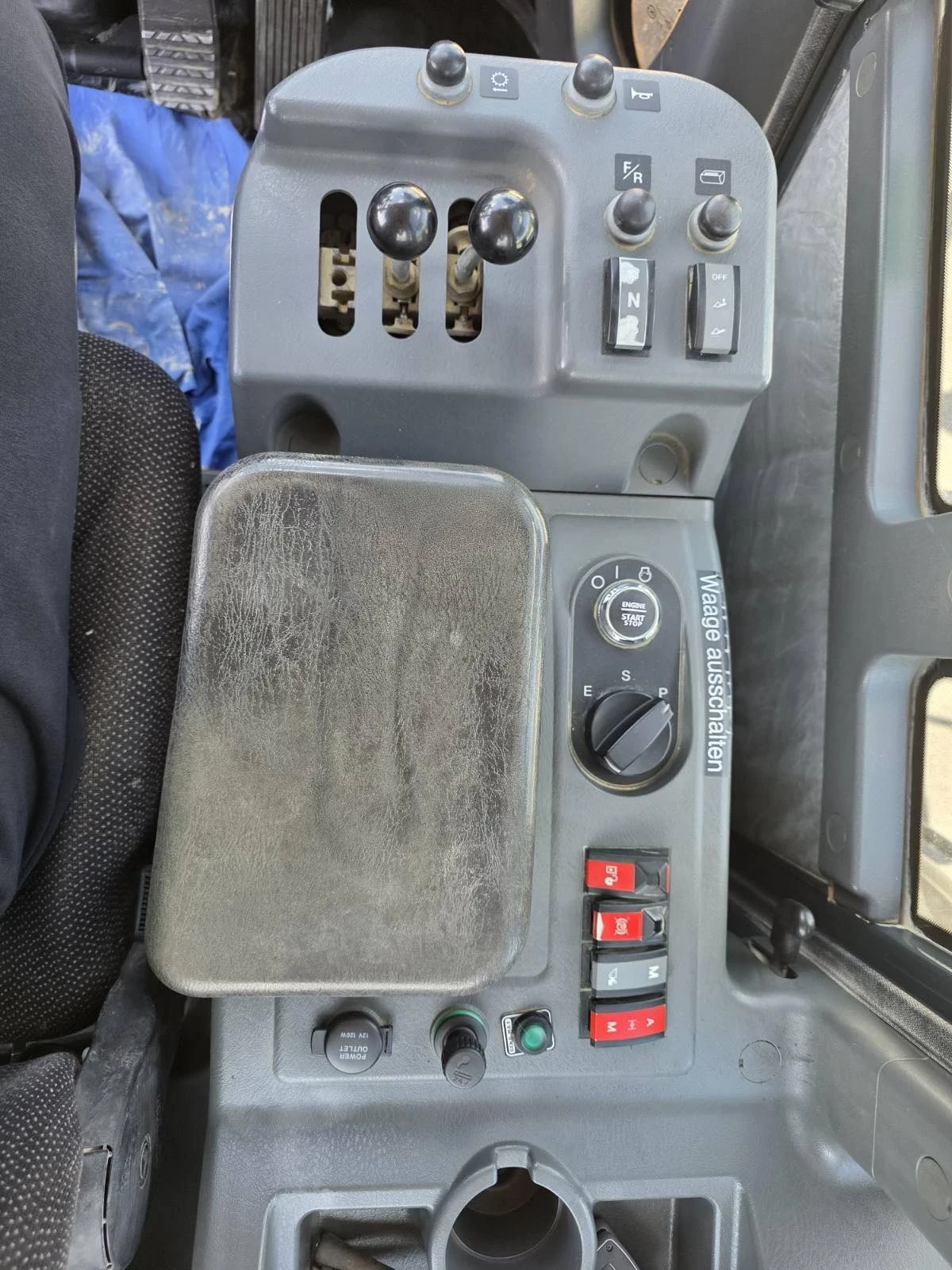 Челен товарач Hyundai HL 770-9A, снимка 14 - Индустриална техника - 54359804
