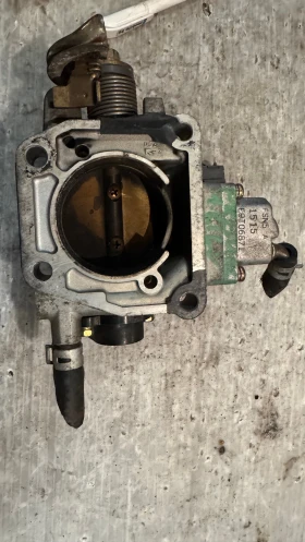 Дроселова Клапа за Mazda Premacy - E9T06871, снимка 2 - Части - 52841697