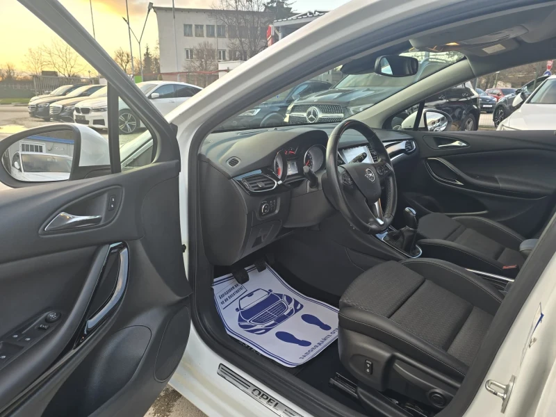 Opel Astra 1.6CDTI - 110к.с., снимка 10 - Автомобили и джипове - 48323253