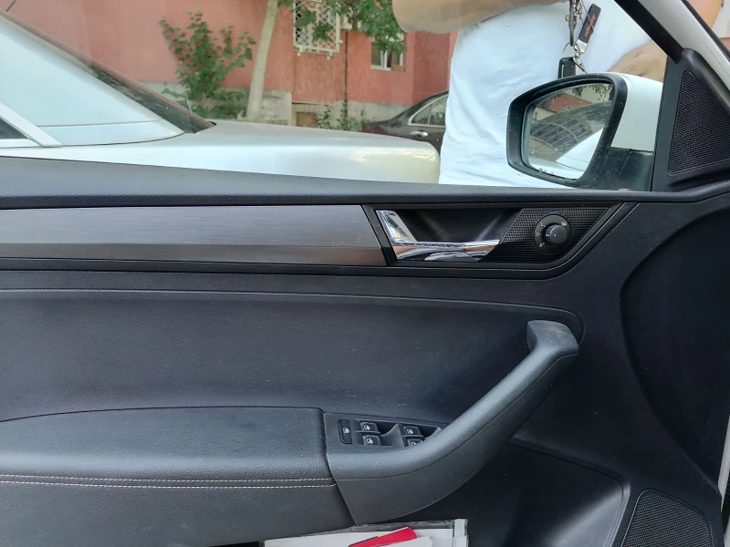 Skoda Rapid, снимка 5 - Автомобили и джипове - 52598491