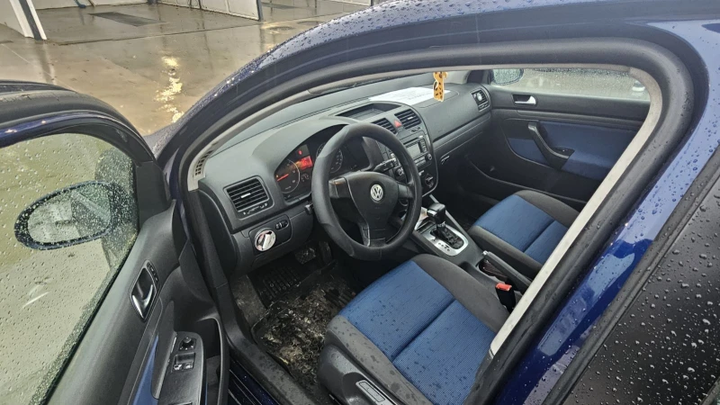 VW Golf, снимка 4 - Автомобили и джипове - 52479630